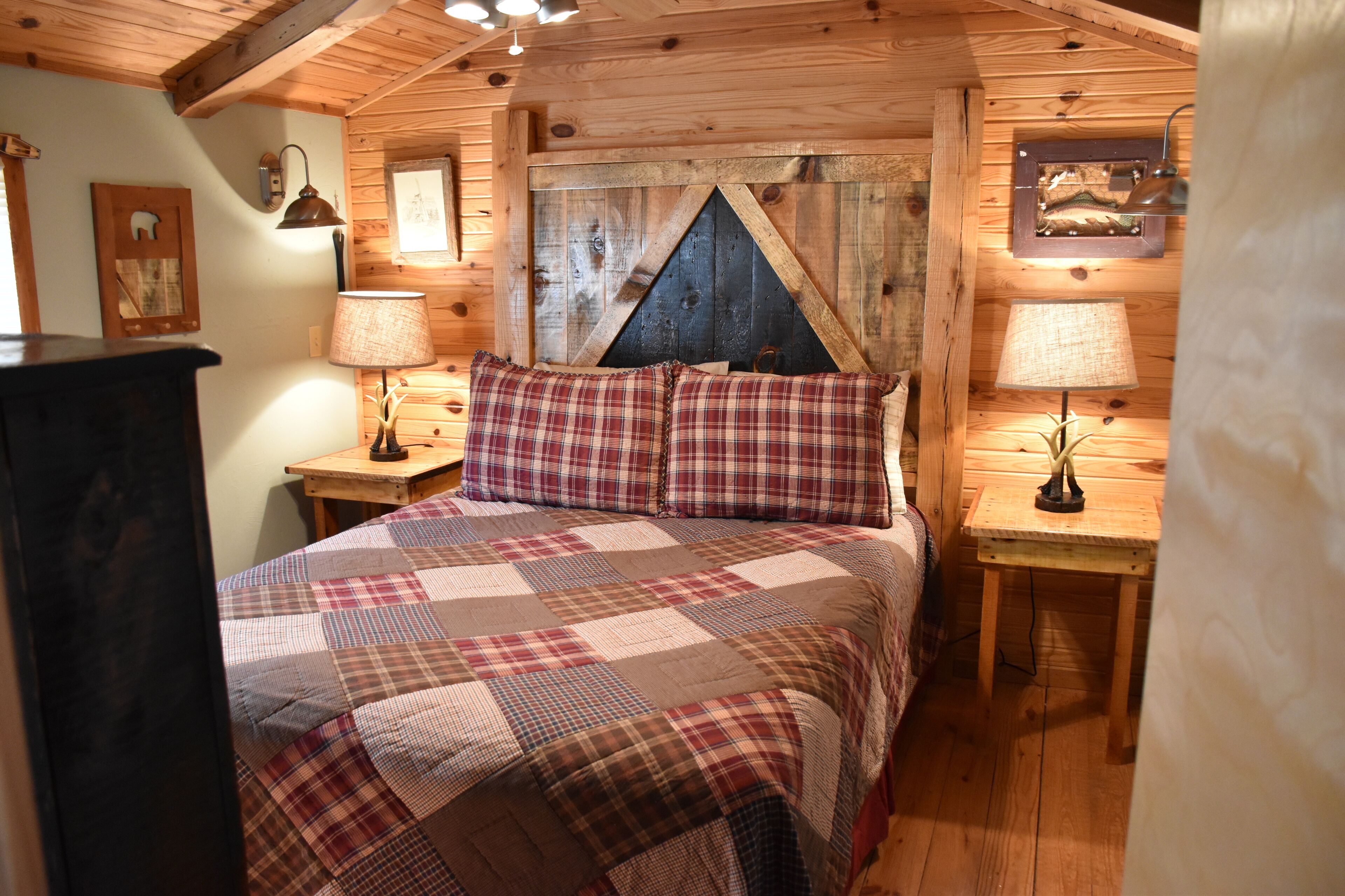 Can-U-Canoe Riverview  Warm-Cozy Cabin Outstanding River View