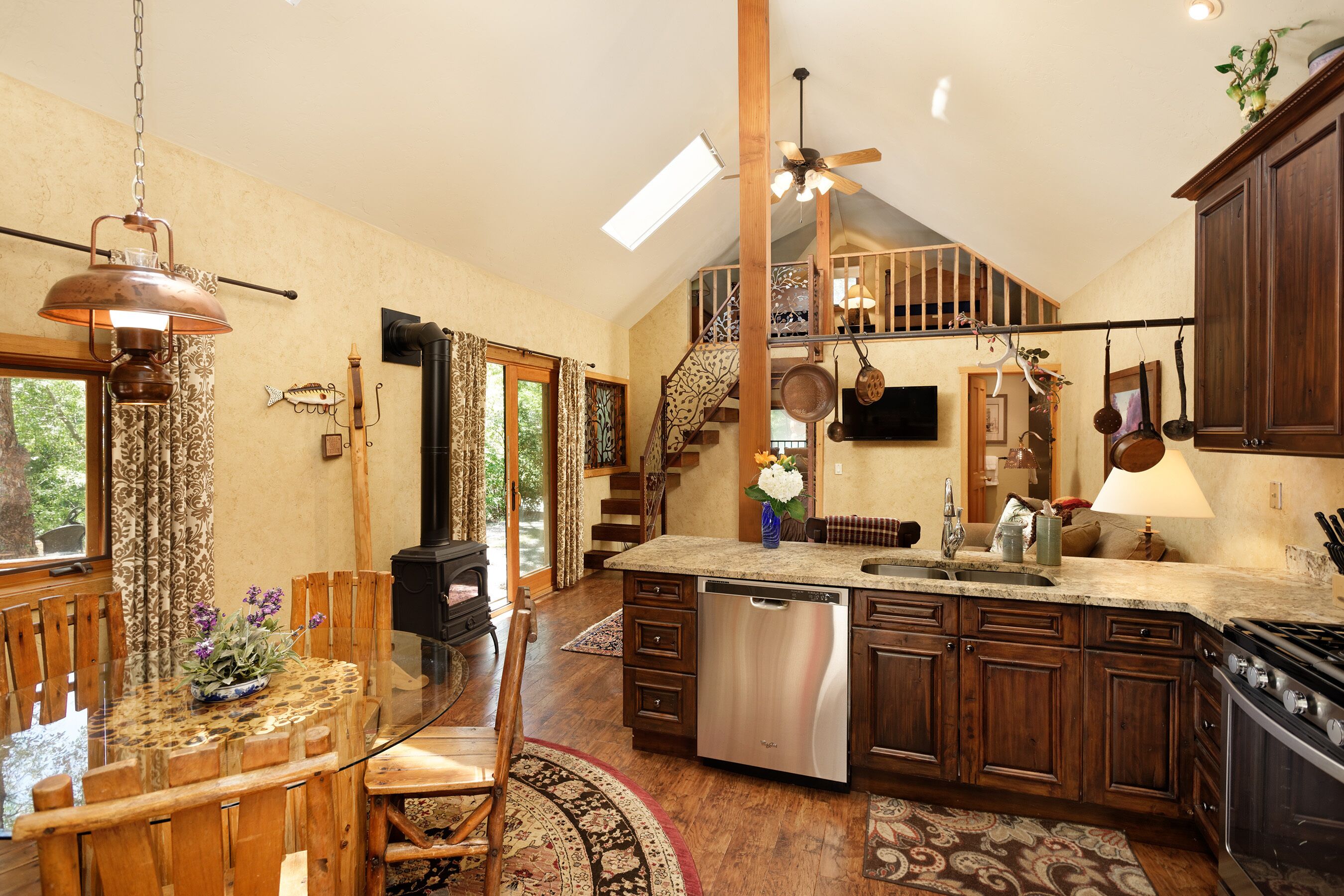 Luxurious Riverfront Cabin on the Frying Pan River - 1 block to Basalt