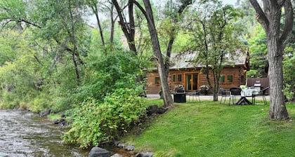 Luxurious Riverfront Cabin on the Frying Pan River - 1 block to Basalt
