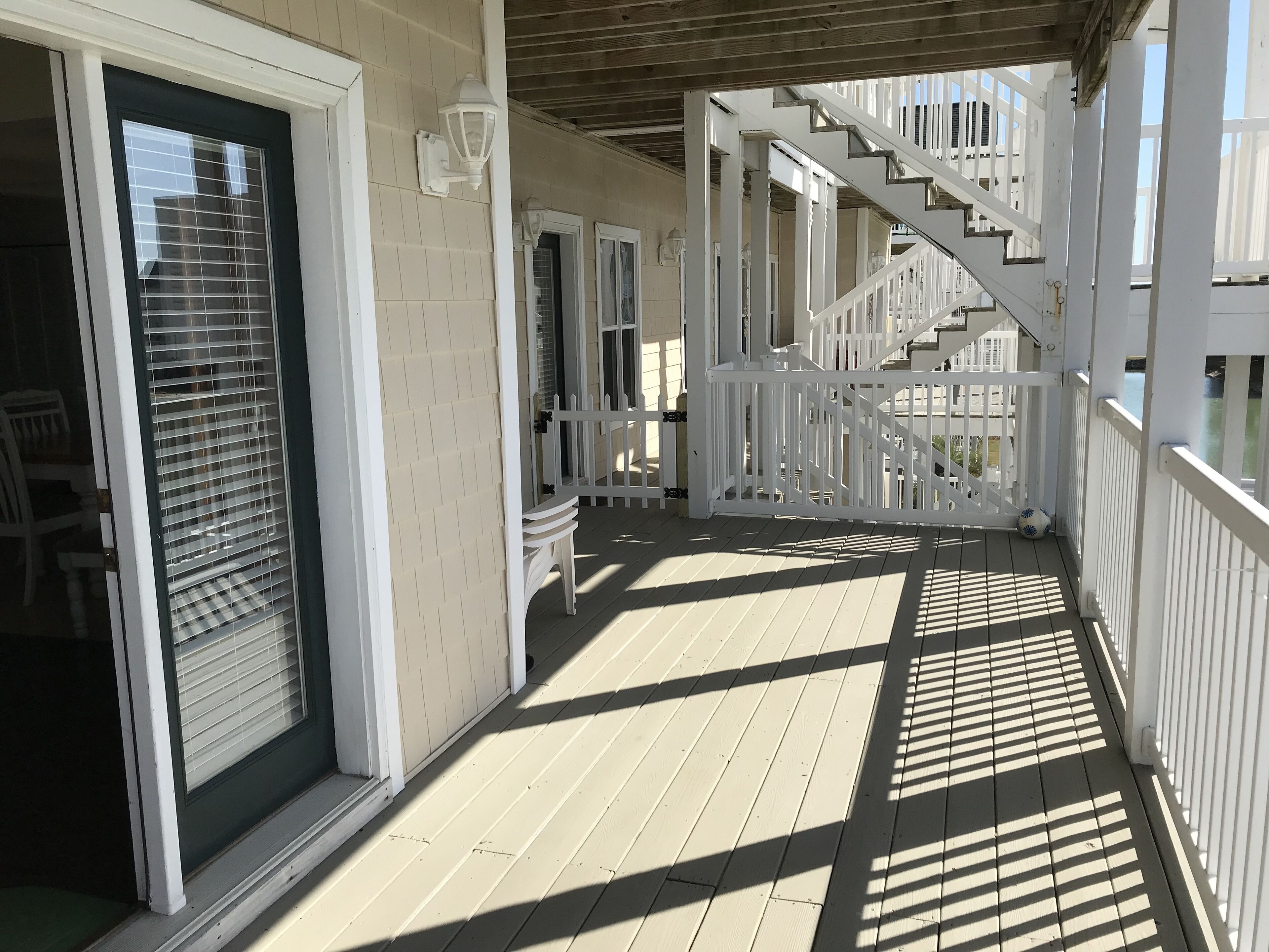 Lovely 4 Bed/4 Bath Pet-Friendly Villa, short walk to beach on west end of OIB