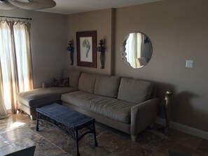 Smart TV, books, stereo