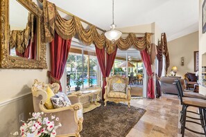 4 bedrooms, iron/ironing board, travel crib, WiFi - Luxurious Roman Style Pool Home in Brooksville Near Weeki Wachee and Beaches (Brooksville)