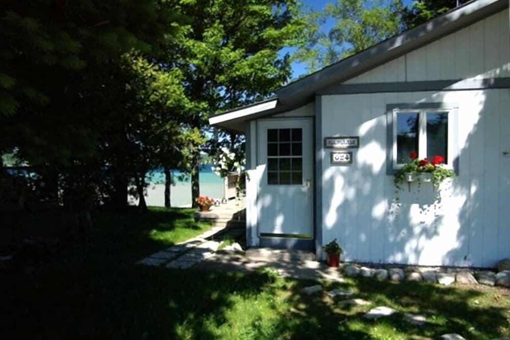 Moonglade Cottage 2 Bed/1BTH - close to village/wineries & unparalleled sunsets