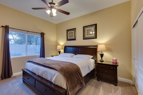 ファミリーフレンドリー4000平方フィート5ベッド5。5バス、プールとスパ、3マイルのストリップ