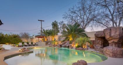 Family Friendly 4000 Sq Ft 5 Bed 5.5 Bath, With Pool And Spa, 3 Miles To Strip