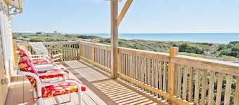 OCEAN PANORAMA: Beachfront, koselig og dyrevennlig hjem med nydelig havutsikt