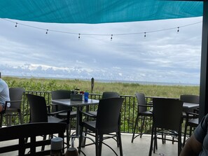 Outdoor dining - Ocean Village Vacation Rental, Golf view. Short walking distance to the beach.  (Hutchinson Island)