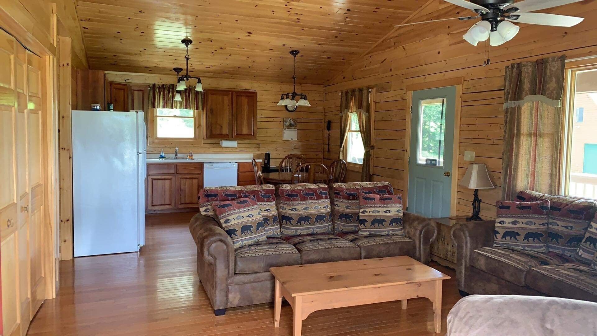 2 BR Mountain View Cabin with Direct ATV/Snowmobile Access