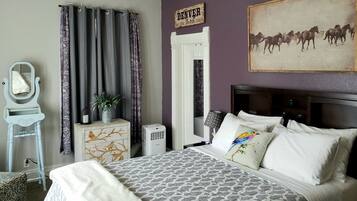 3 bedrooms, desk, iron/ironing board, WiFi (free)