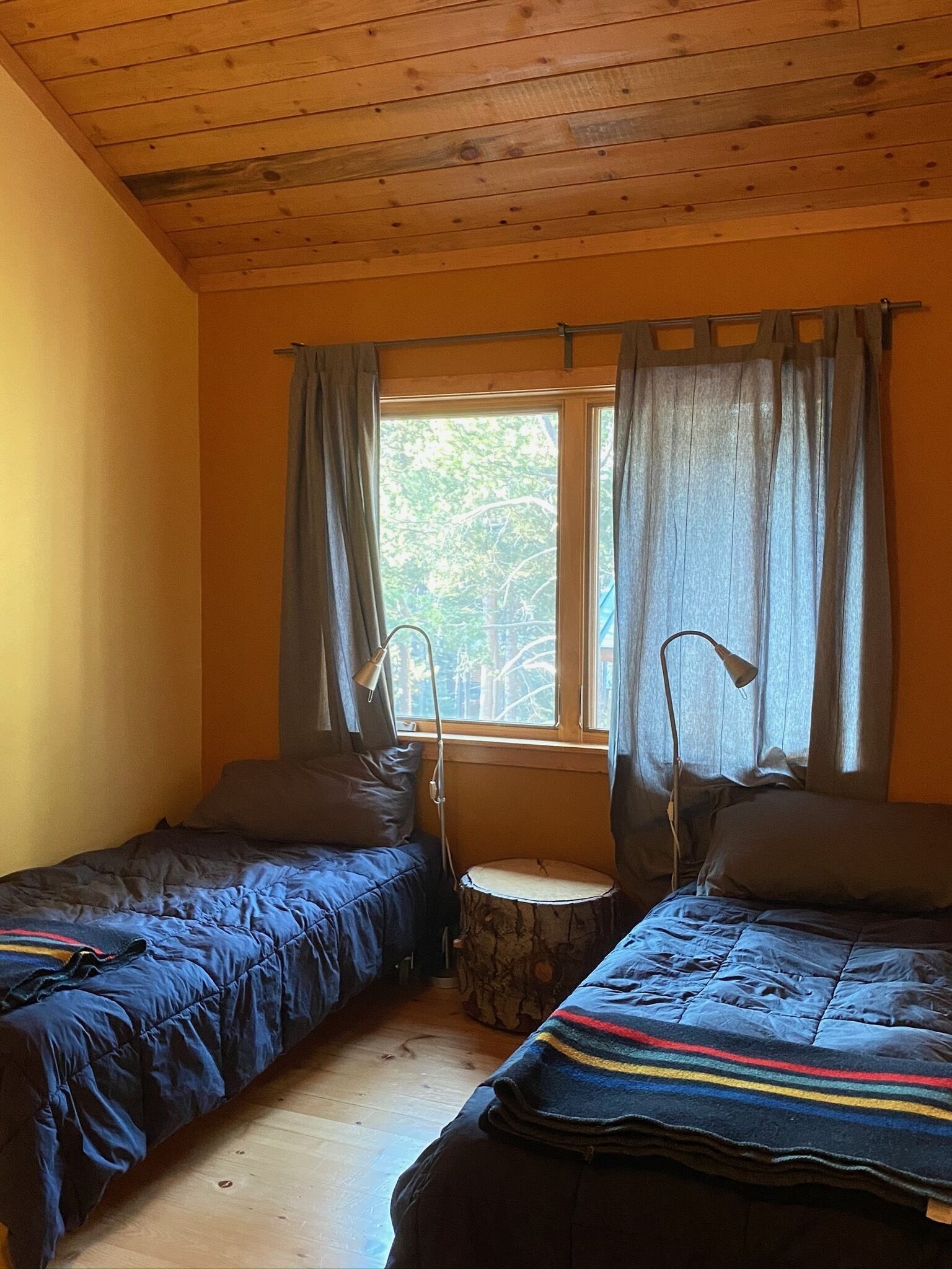 Lodgepole Pine House an Ecologically Designed Vacation Home.