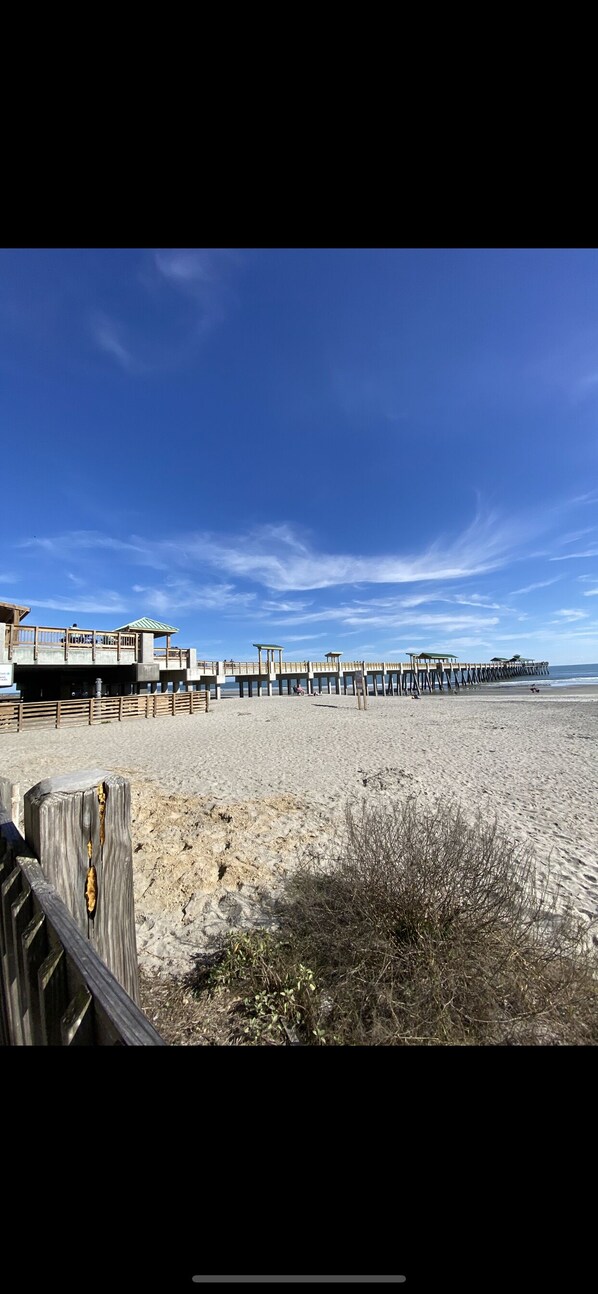 Beach nearby, sun-loungers, beach towels