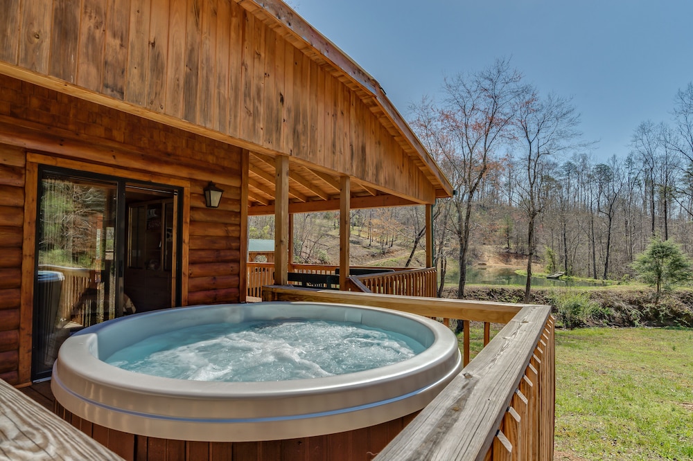 Piney Knob Cabin 15 Min To Lake Lure - 30 Min To Tiec - Hot Tub - Stocked Pond