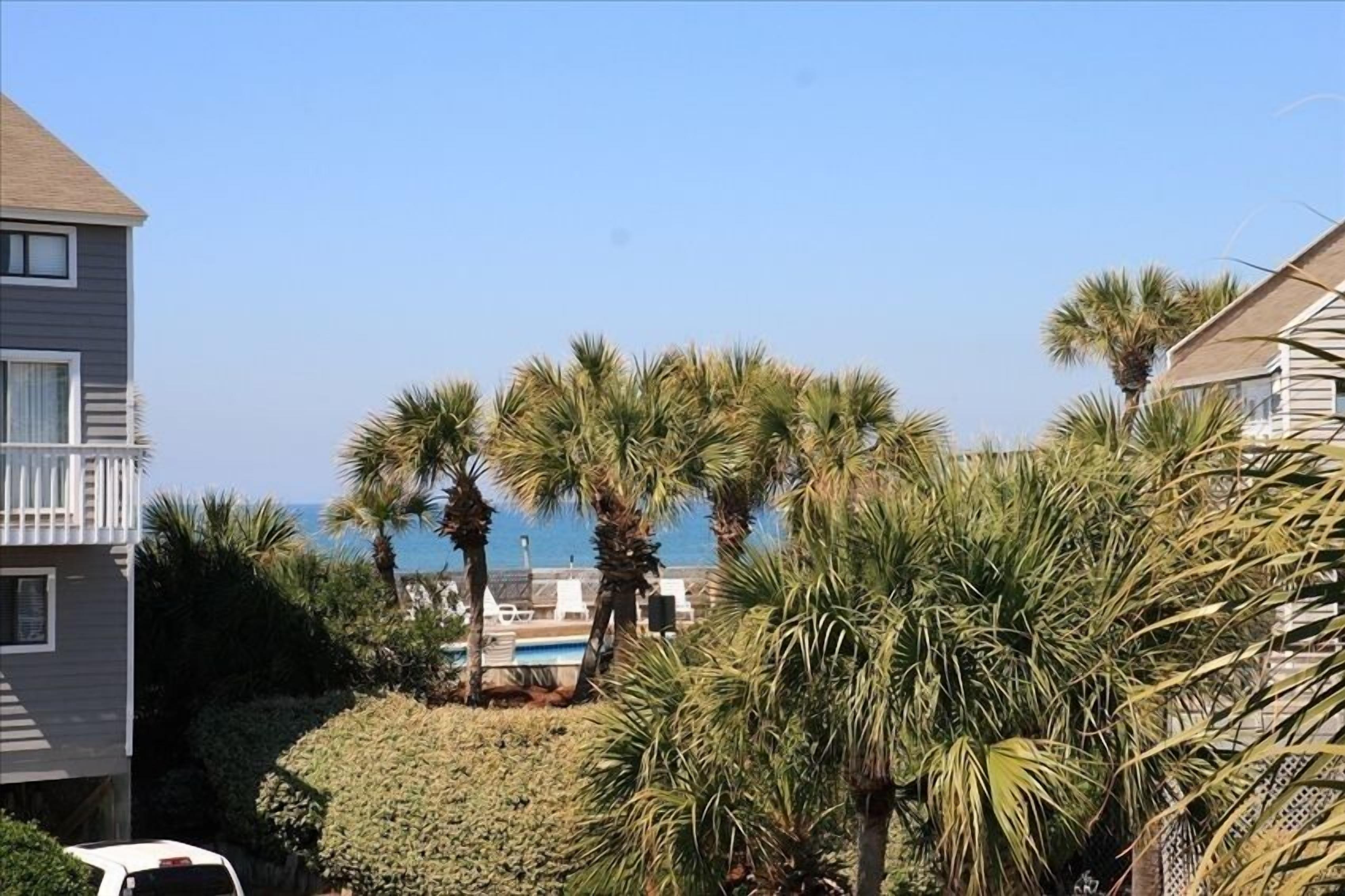 Lovely Gulf View, pet friendly townhouse in Barrier Dunes