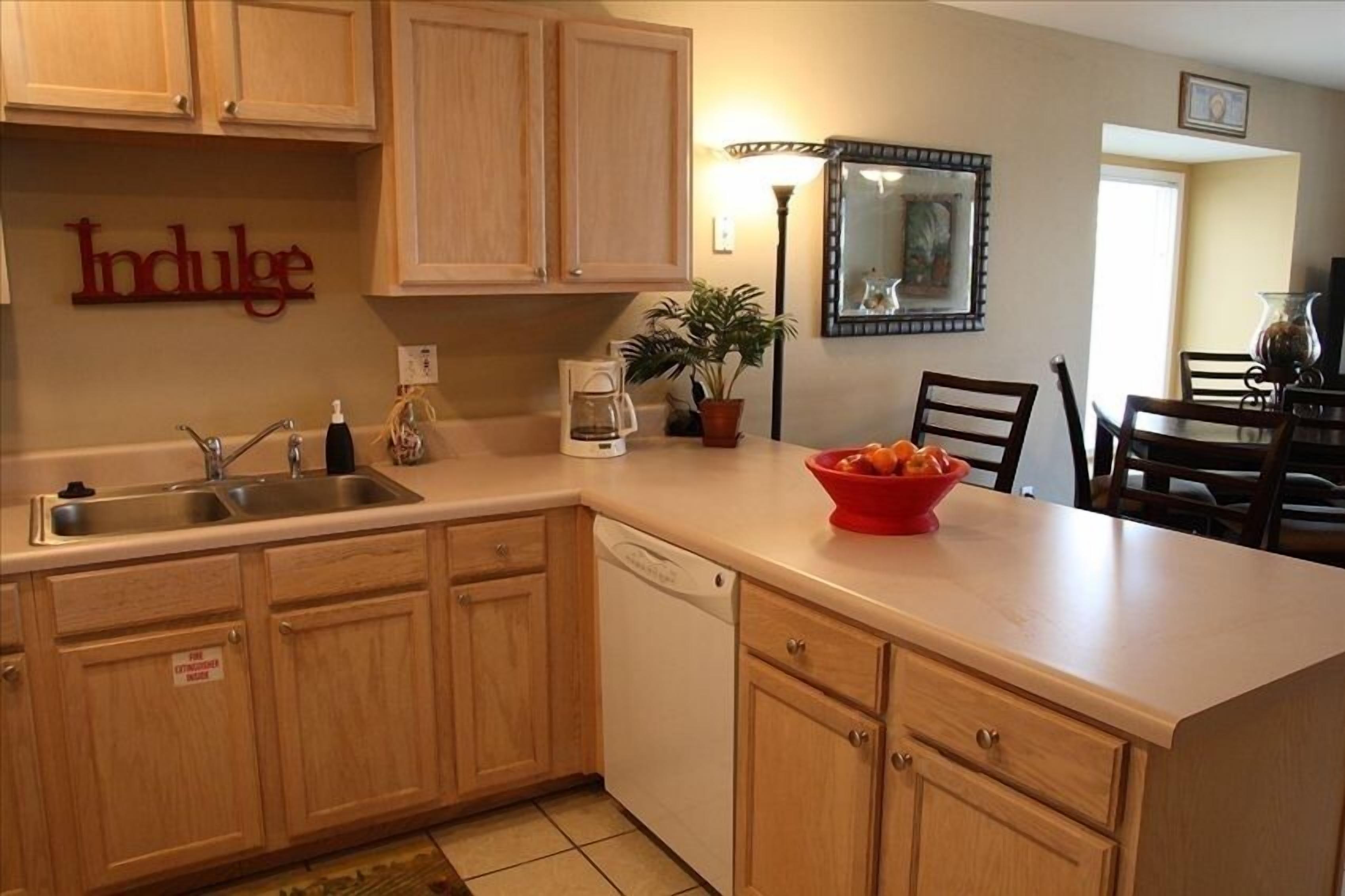 Lovely Gulf View, pet friendly townhouse in Barrier Dunes