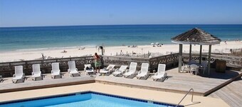 Lovely Gulf View, pet friendly townhouse in Barrier Dunes