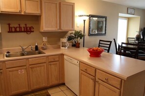 Fridge, microwave, oven, stovetop - Pet-Friendly Gulf View Townhouse in Barrier Dunes — Sleeps 6 (Port St Joe)