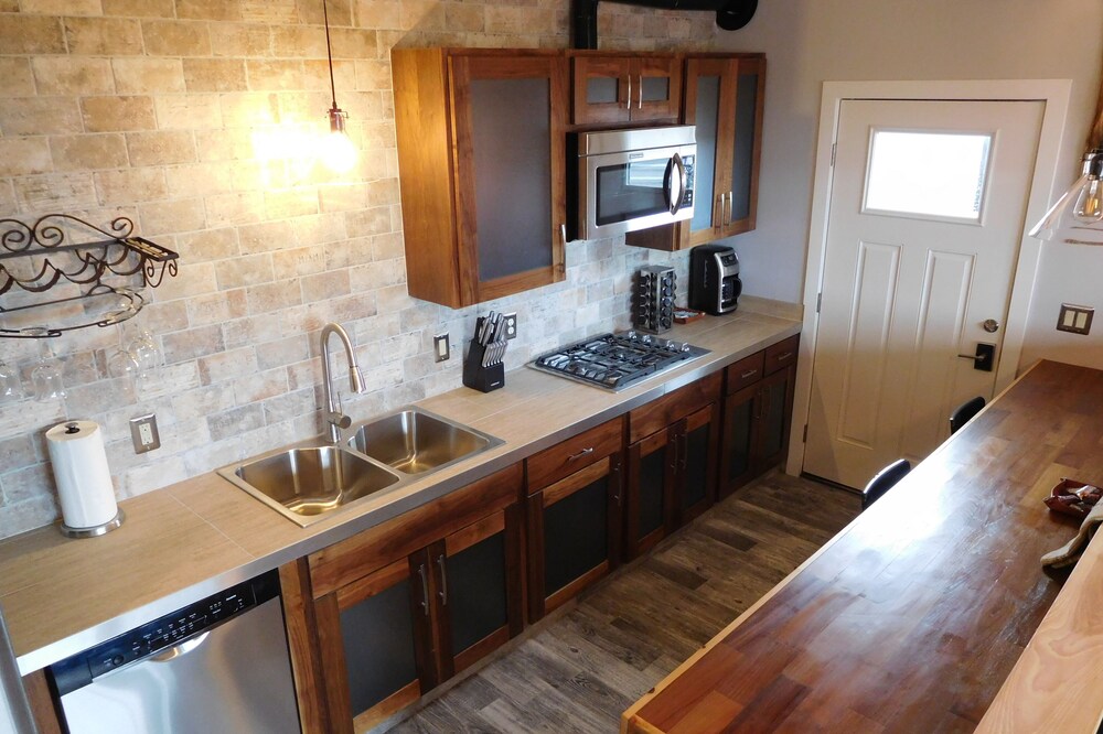 Sierra Vista Guest House-With Hot Tub For Stargazing-No Extra Cleaning/Pet Fees