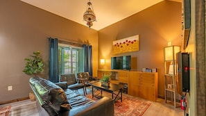 Smart TV, fireplace, stereo