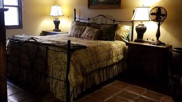 2 bedrooms, internet, bed sheets
