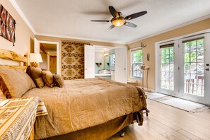 4 bedrooms, desk, iron/ironing board, free WiFi