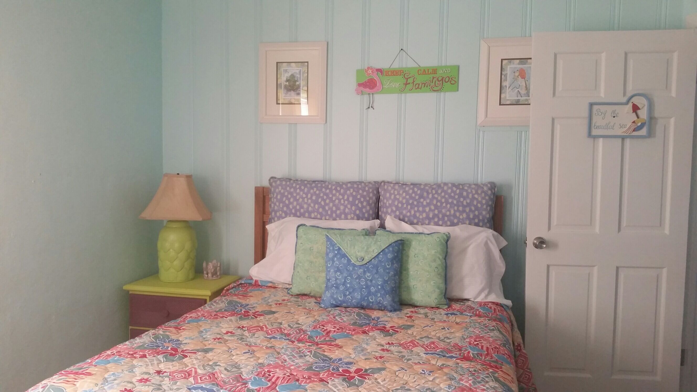 Charming 1 bedroom duplex located on the beautiful West End.