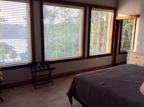 3 bedrooms, iron/ironing board, free WiFi, bed sheets - Upper Lake Keowee Waterfront!  Covered Dock/Jetports.  Mountain Serenity. (Sunset)