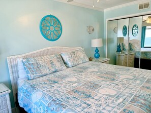 2 bedrooms, blackout curtains, iron/ironing board, free WiFi - June Rates Discounted! Newly Renovated Beachfront 2/2 Condo By The Hangout (Gulf Shores)