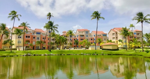 VILLA SERENE dans le complexe exclusif de front de mer