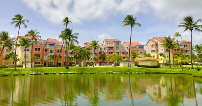 VILLA SERENE in Exclusive Beachfront Complex