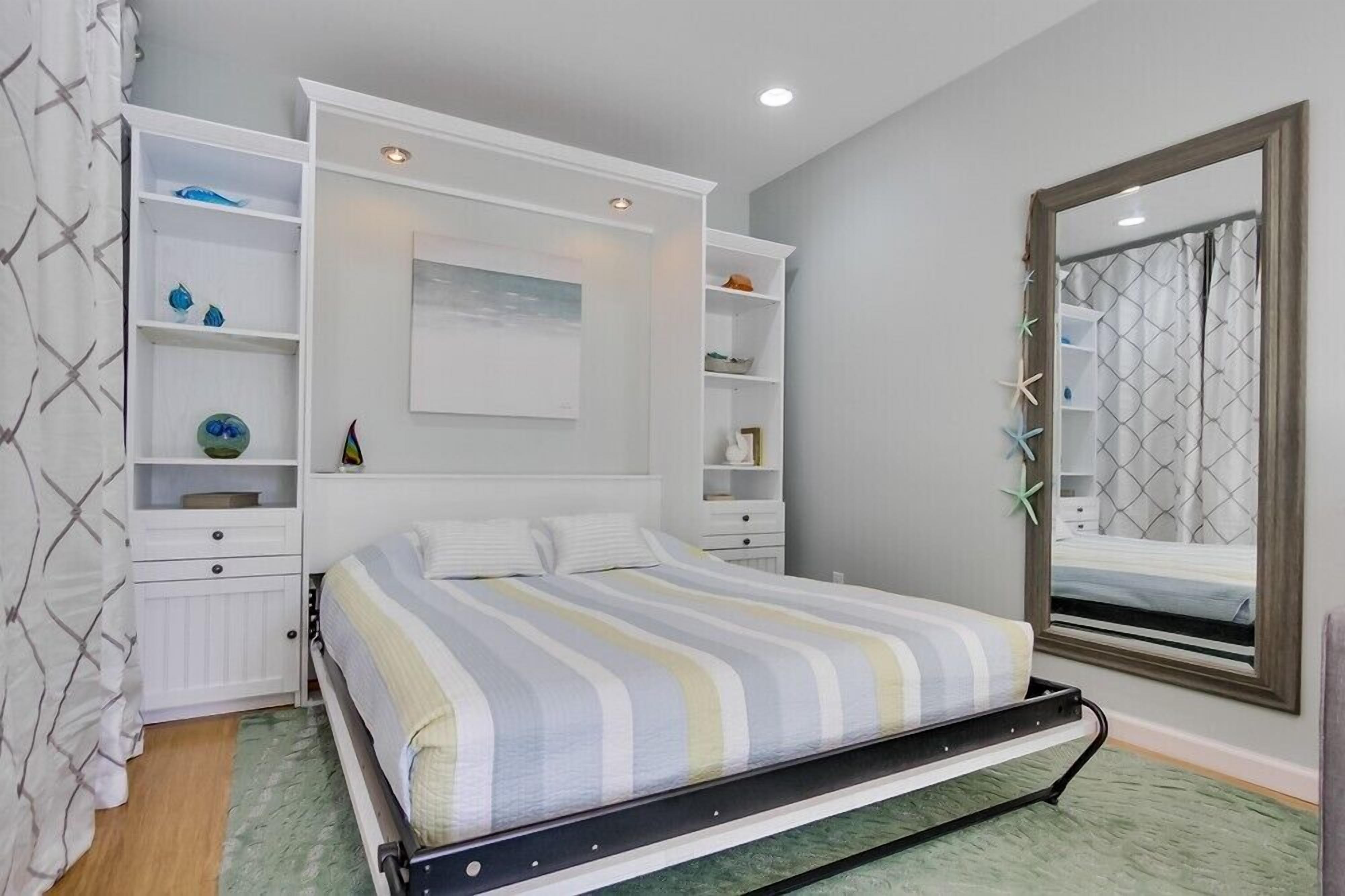 Newly Renovated Luxury Studio with Hot Tub, Steps From Ocean & Bay!