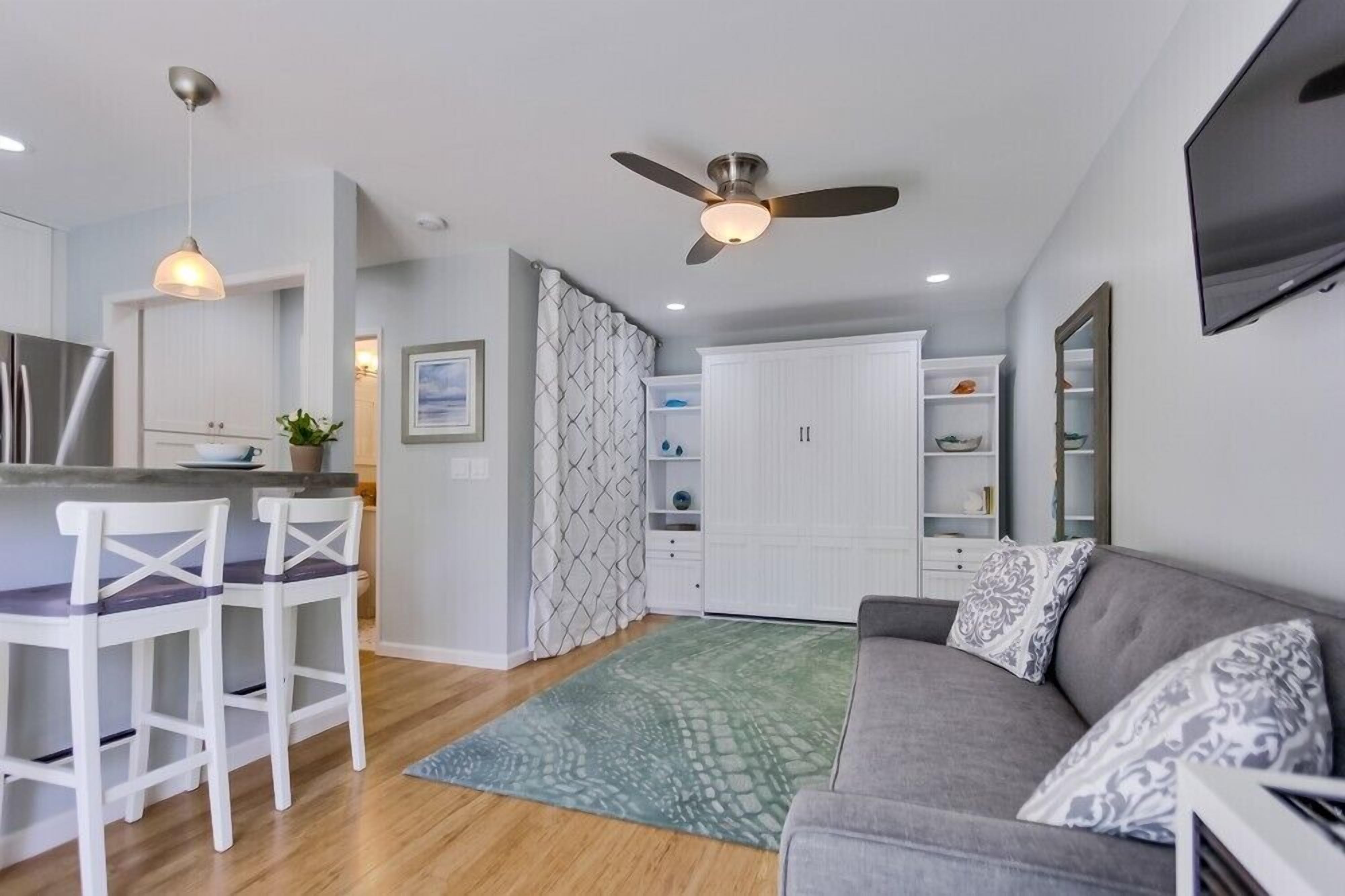 Newly Renovated Luxury Studio with Hot Tub, Steps From Ocean & Bay!