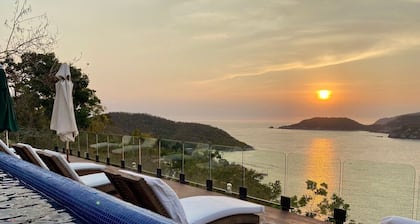 Boutique home on the Zihuatanejo Bay, Just A Short Walk From The Beach.