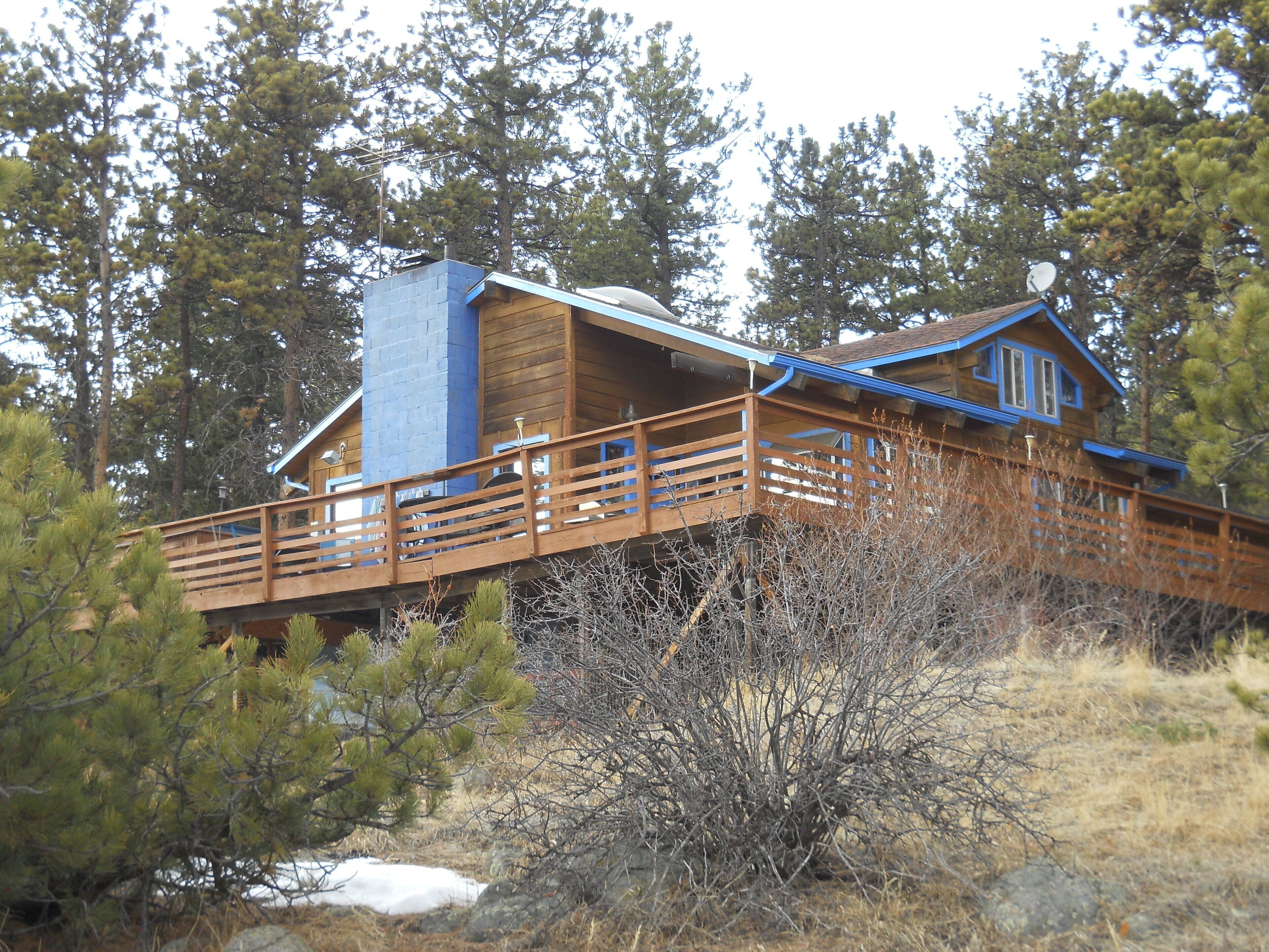 Rustic Beautiful Lg Colorado Rockies Mtn Cabin  w/ Lg Hot Tub Border Ntl  Forest