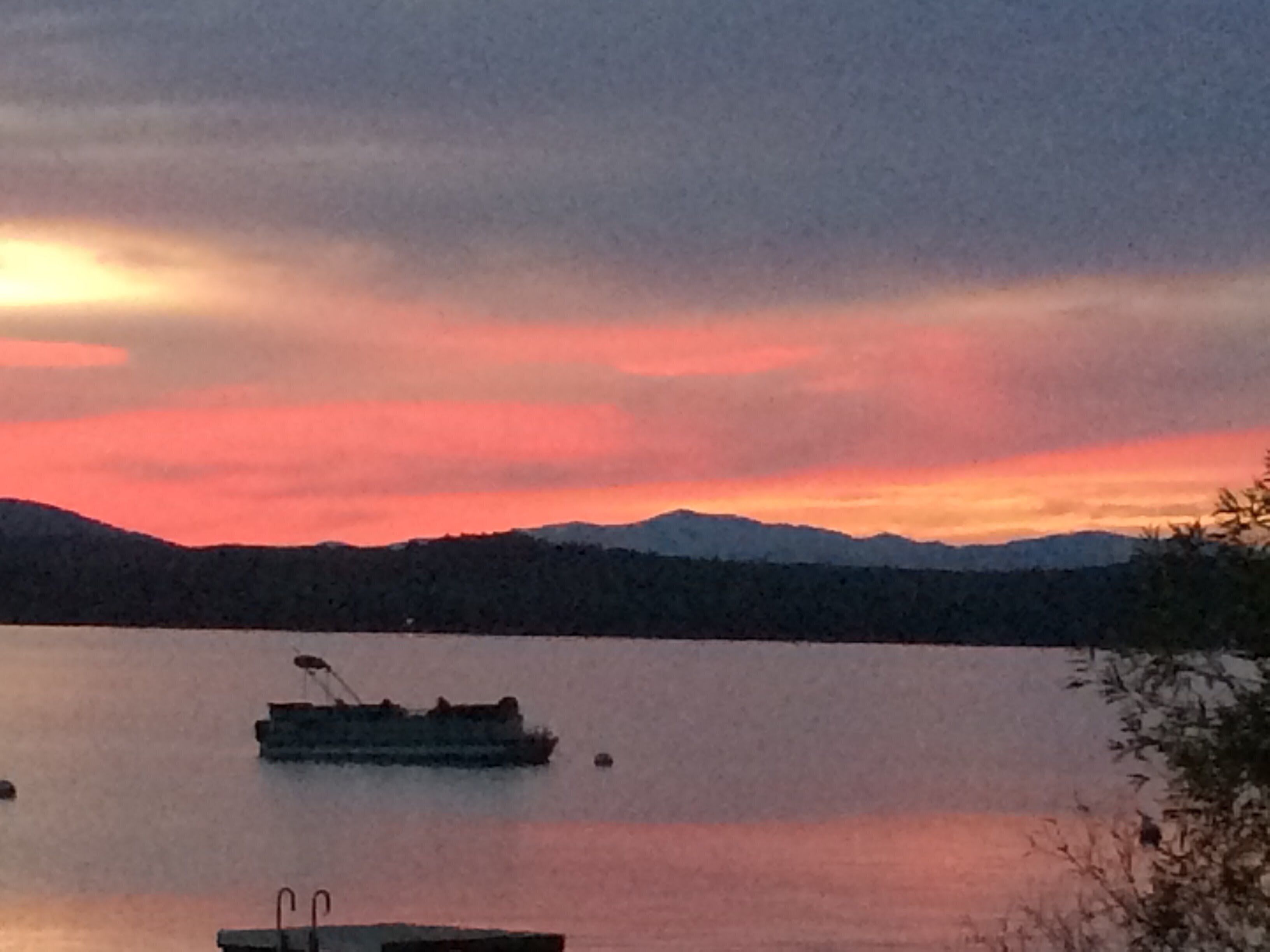 Naples, ME- Spectacular views of Mt. Washington from dock, decks, cabin/cottage