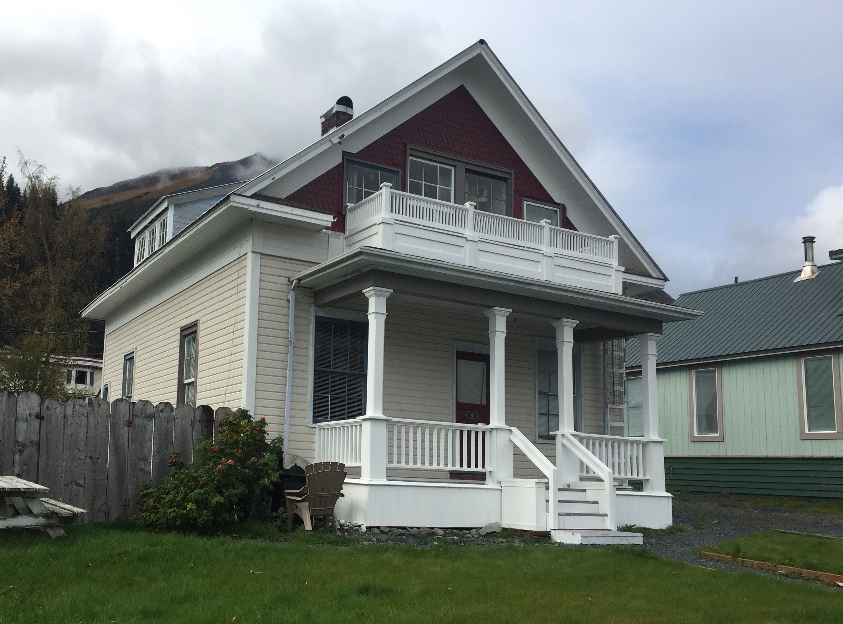 The 1905 Telegraph Office: Historic Charm, views, location Downtown