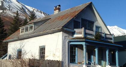 The 1905 Government. cable Office: Historic Charm, views, location Downtown