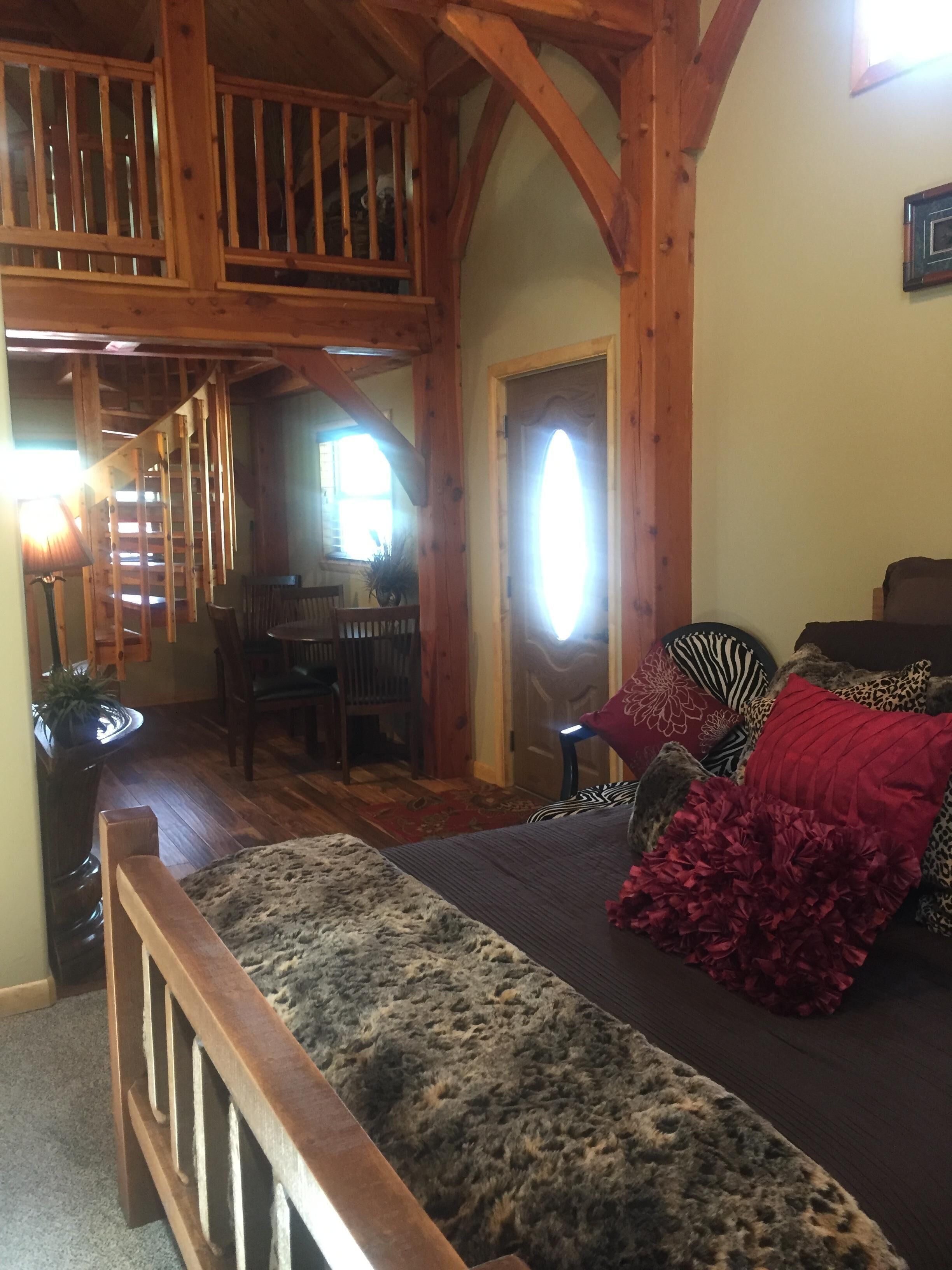 Close to Bear World , Heise Hot springs ,  West Yellowstone and Jackson Hole. 