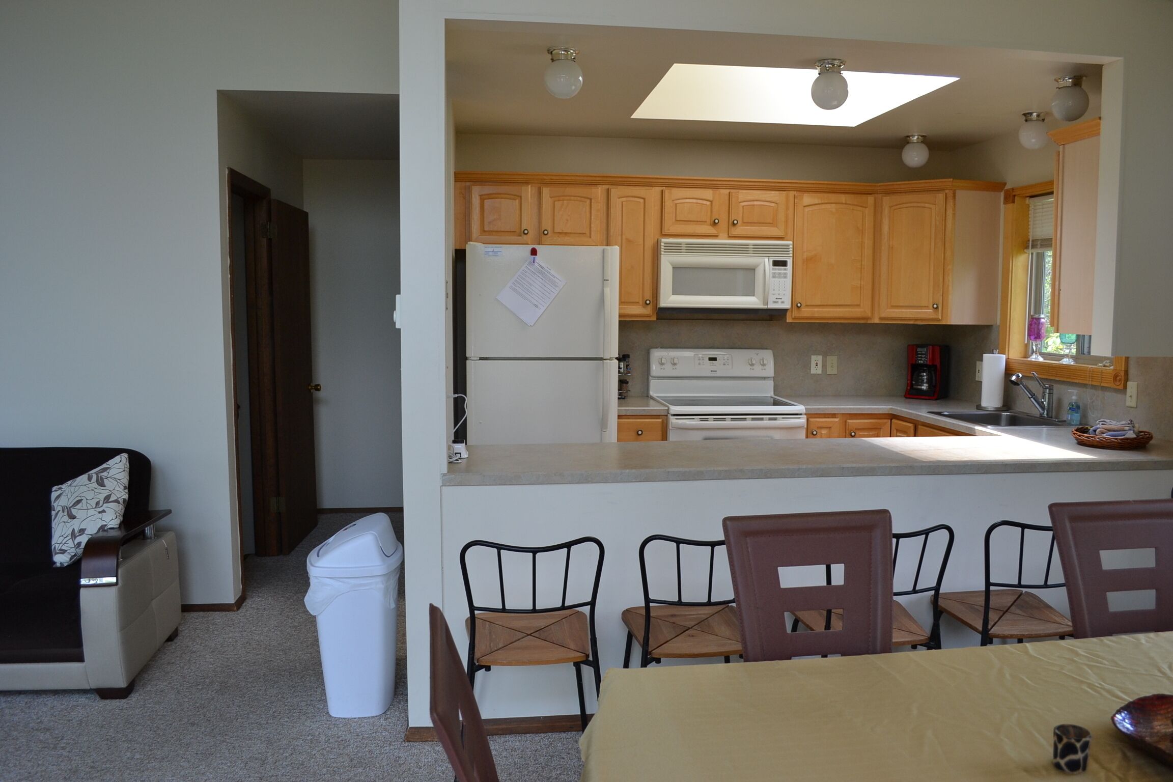 Lake Front, Fireplace, Fire Pit, Hot Tub, Pool Table, WiFi, 10 min to Ski Resort