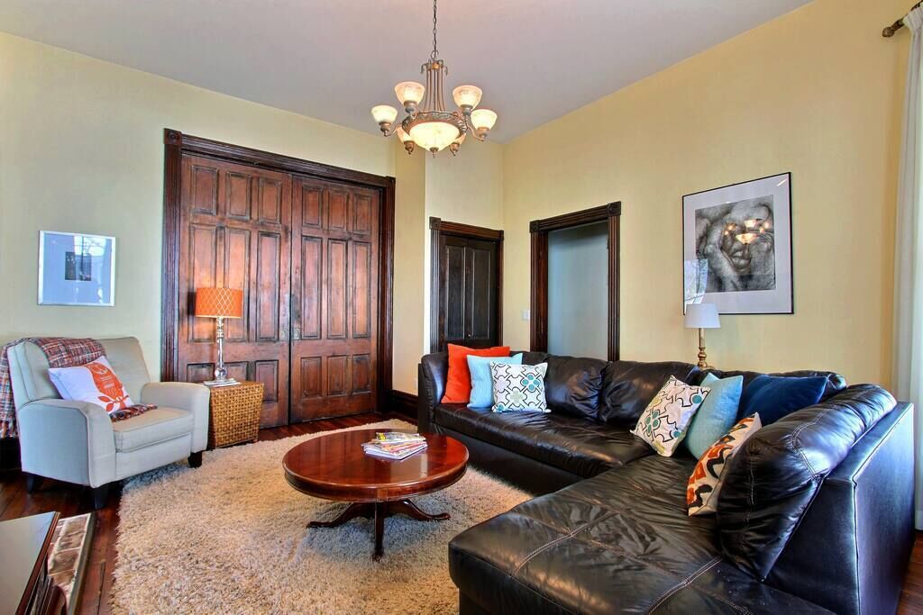 Big Blue House - Near Forsyth Park - Lower