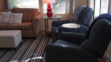 Smart TV, books, stereo