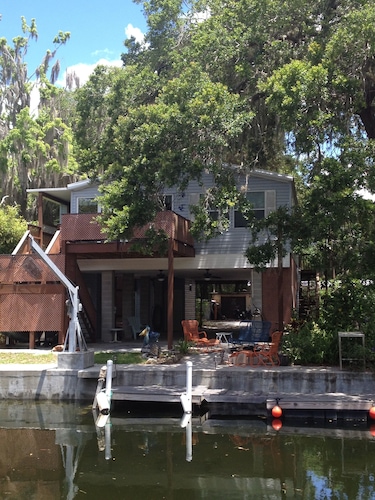 "Like a Tree House" Overlooking the Water