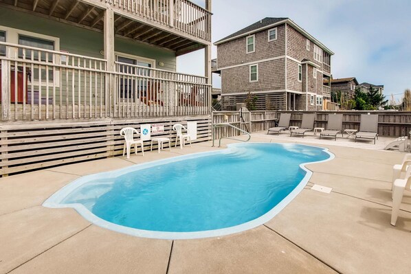 Outdoor pool, a heated pool