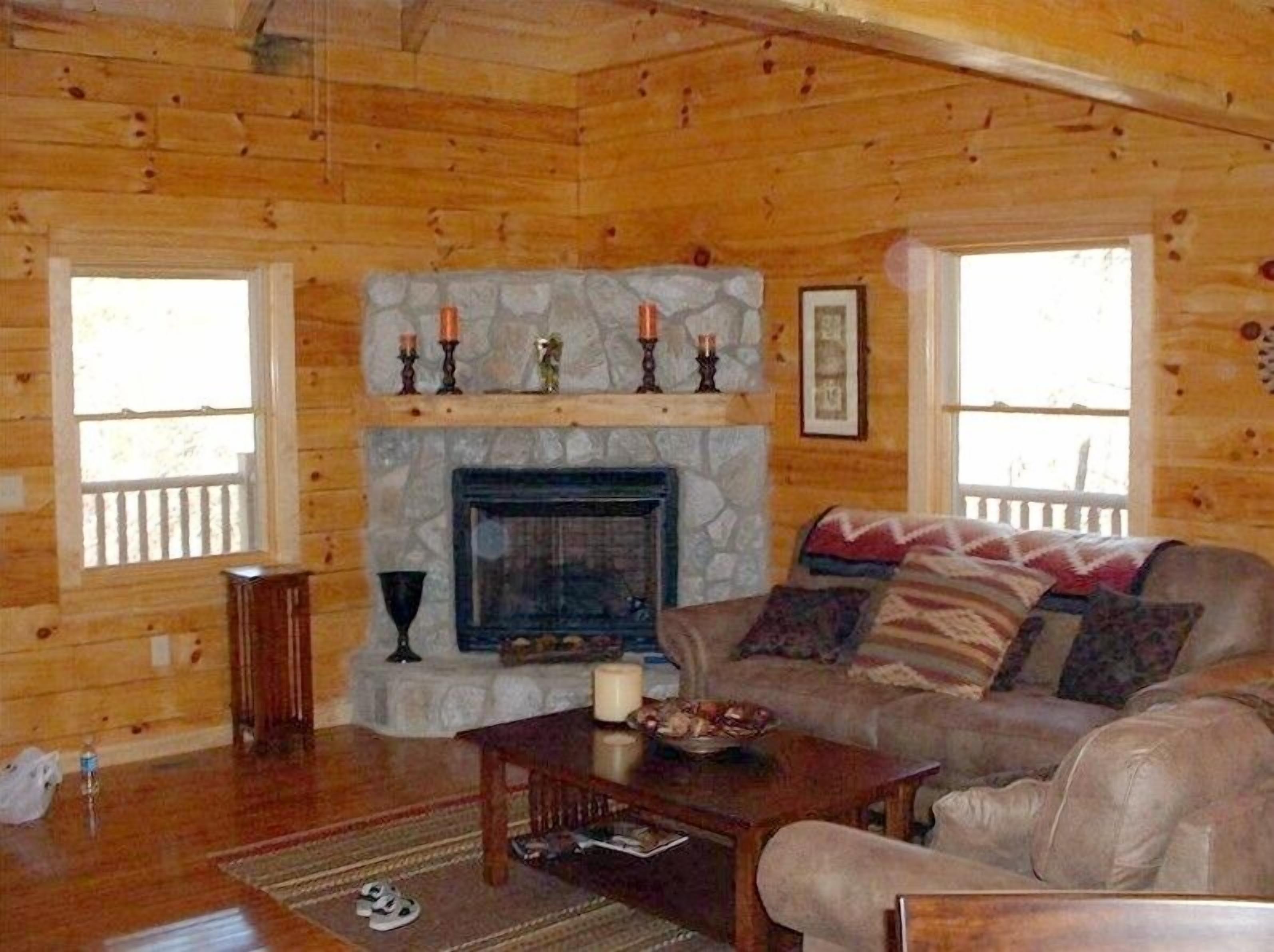  Great community Lake, Beach, Streams and covered MTN view picnic area.