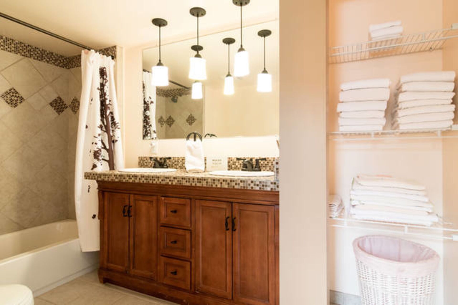 Kids & Eco friendly vacation house Detroit / Livonia