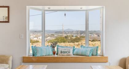 Beautiful 4-bedroom oceanfront house! Ask about longer stay discounts!