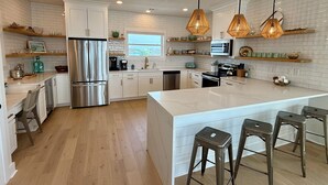 Coffee/tea maker, fridge, microwave, oven - Best Views on the Island! Oceanfront, Sunsets, Boat dock, Elevator, pool, fish! (Topsail Beach)