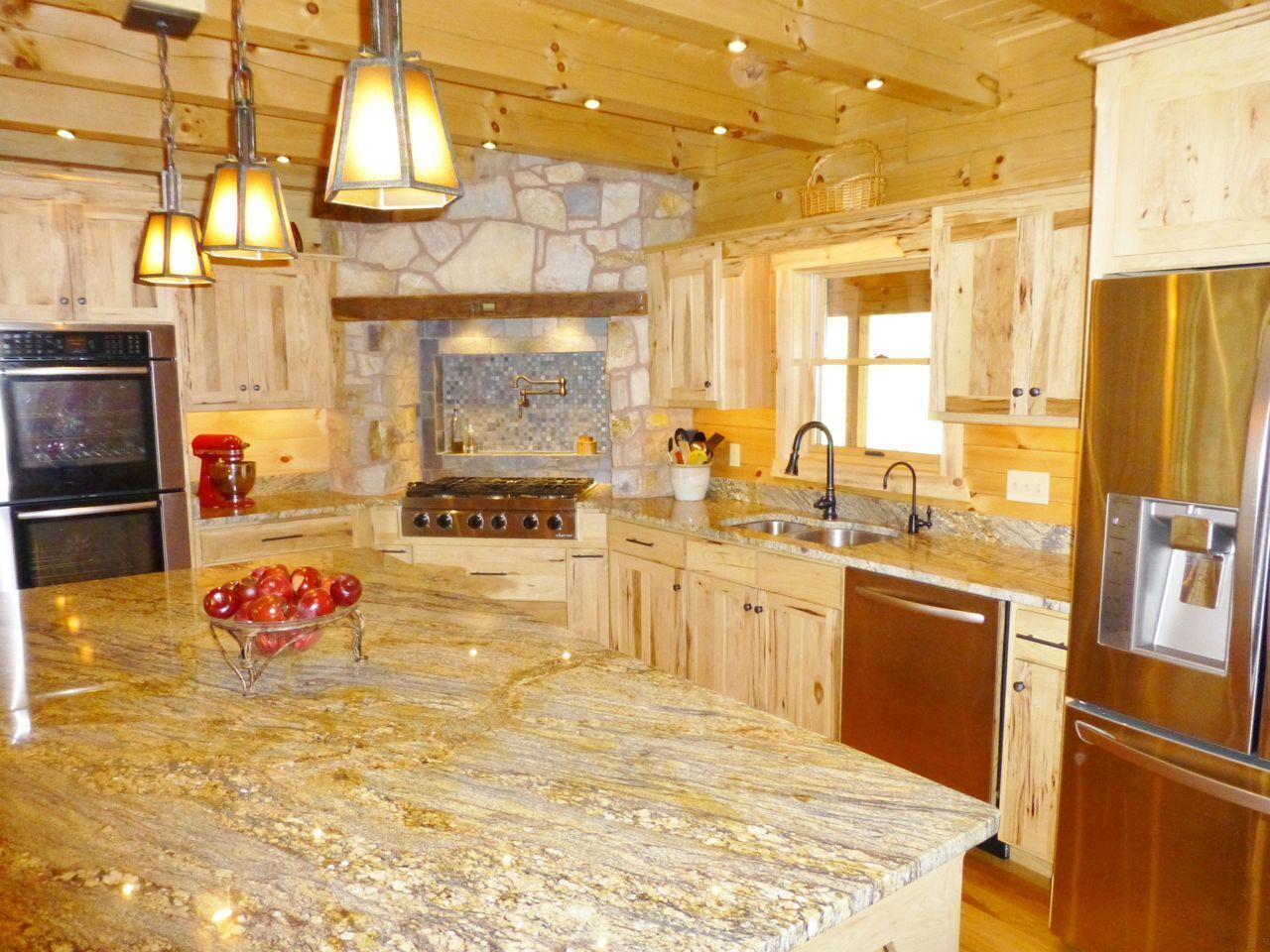 Bear's Paw Lodge - Rustic Mountain Escape