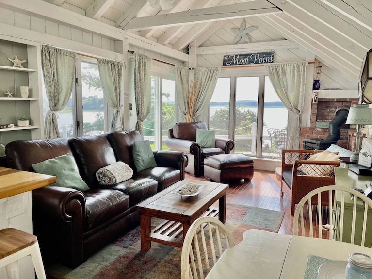 Cottage With Direct Water Access! - Massachusetts