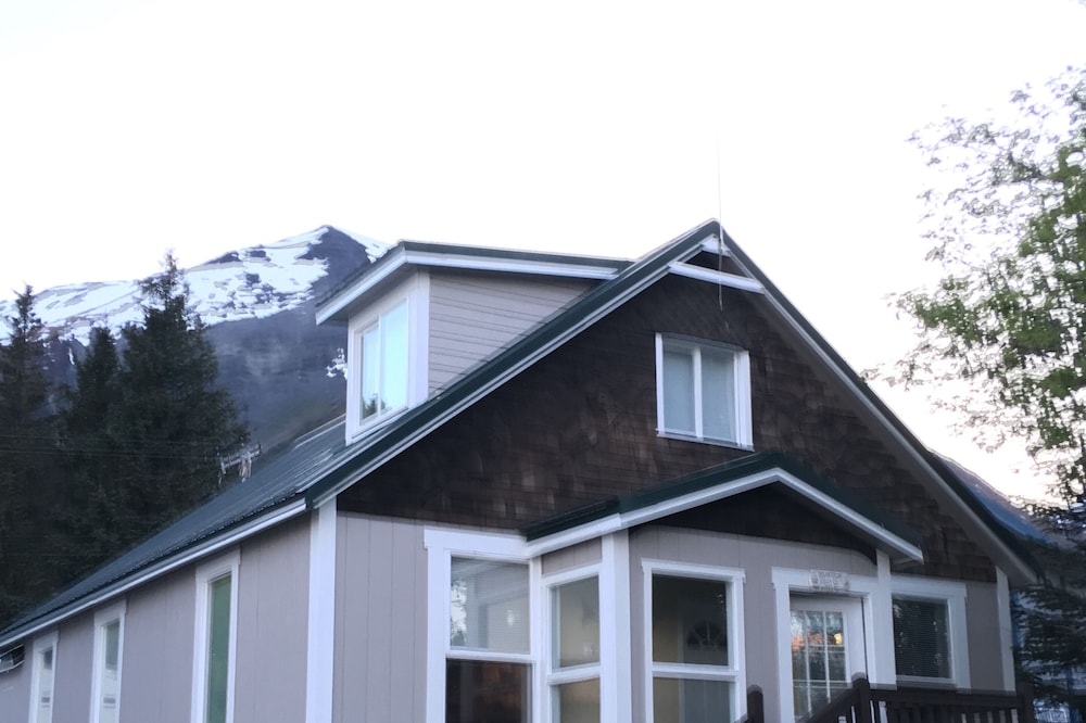 History, Views, Charm and Perfect Location!