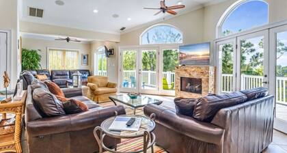 Private Pool 5BR Home w Elevator, Tesla Charger, Bay & Beach Access – Gated SGI
